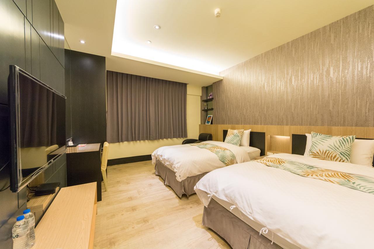 W Hostel ไถหนาน ภายนอก รูปภาพ